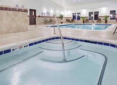 Holiday Inn Express Hotel & Suites Omaha I - 80