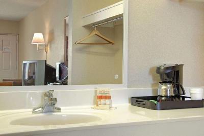 Days Inn by Wyndham Apple Valley Sevierville