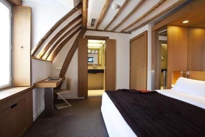 Select Rive Gauche