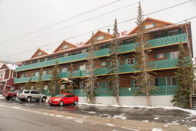 Chateau Apres Lodge