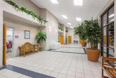 Days Inn & Suites by Wyndham Navarre Conf Center