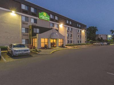 La Quinta Inn & Suites Warwick Providence Airport