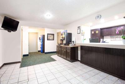 Super 8 by Wyndham Pittsburgh Arpt/Coraopolis