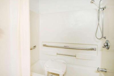 Super 8 by Wyndham Pittsburgh Arpt/Coraopolis