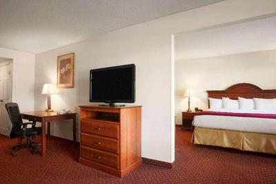 Wingate By Wyndham Vienna Parkersburg