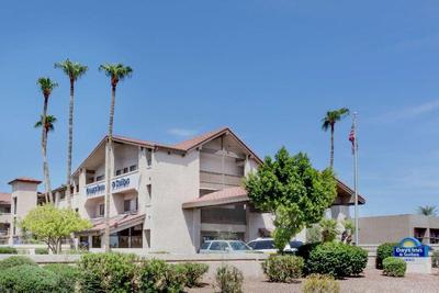 Days Inn & Suites by Wyndham Tempe