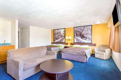 Super 8 by Wyndham Phoenix/Mesa/Gilbert Road