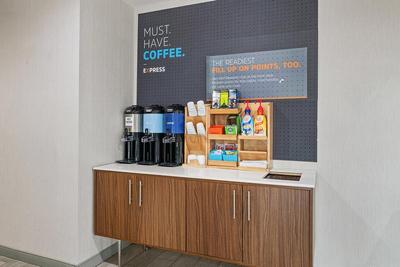 Holiday Inn Express Hotel & Suites Twenty Nine Pal