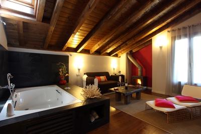 Hôtel Iribarnia, The Originals Relais