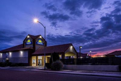 Days Inn by Wyndham Phoenix North