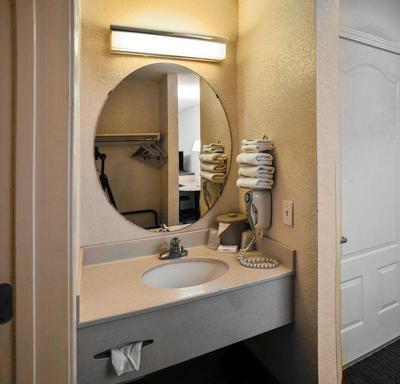 Red Roof Inn & Suites Pensacola East - Milton
