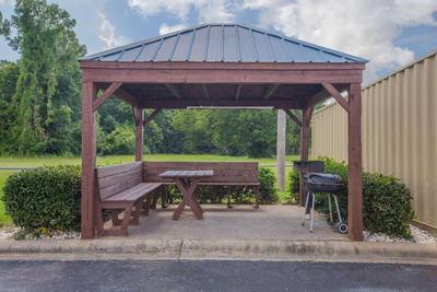 Days Inn & Suites by Wyndham Pine Bluff