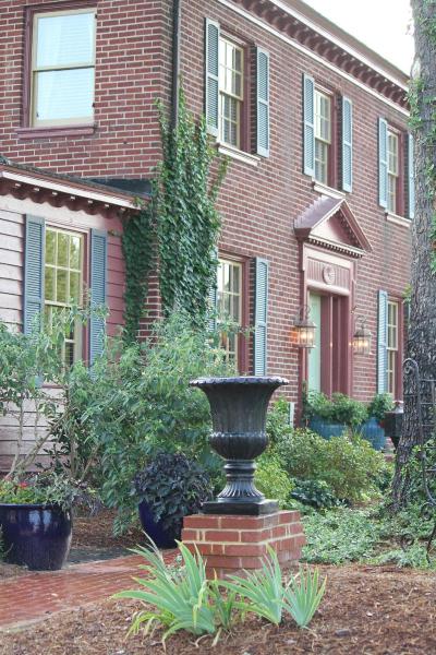 Williamsburg Manor B&B
