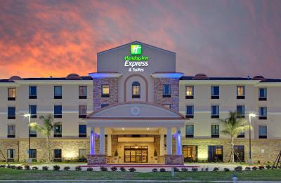 Holiday Inn Express & Suites Port Arthur Central