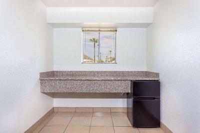 Travelodge Suites by Wyndham Phoenix Mesa