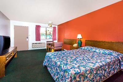 Travelodge Suites by Wyndham Phoenix Mesa