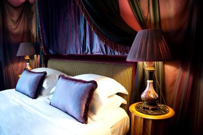 L Hotel