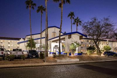 Days Inn & Suites by Wyndham Mesa Near Phoenix