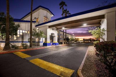 Days Inn & Suites by Wyndham Mesa Near Phoenix