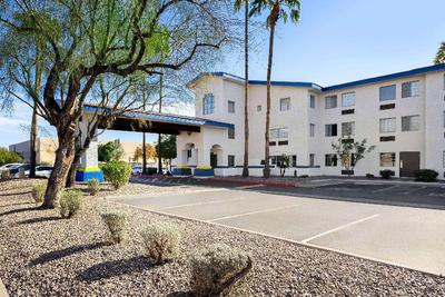 Days Inn & Suites by Wyndham Mesa Near Phoenix