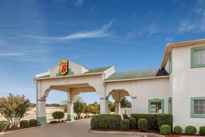 Super 8 by Wyndham Palestine