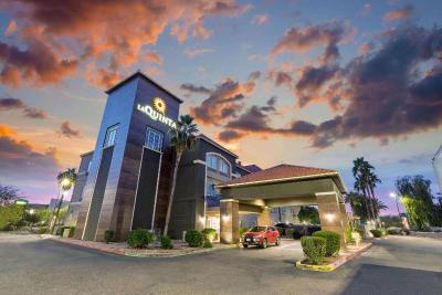 La Quinta Inn & Suites Phoenix I-10 West