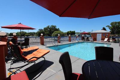 Luxury Suites Pensacola
