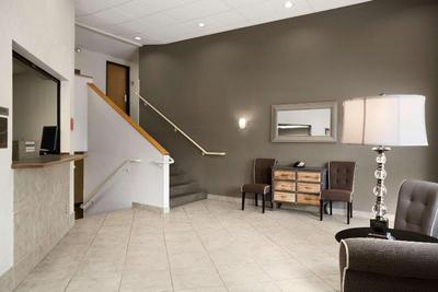 Super 8 by Wyndham Portland Airport