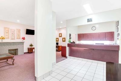 Knights Inn & Suites Dublin