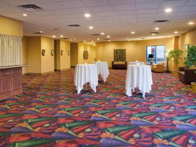 DoubleTree by Hilton Austin, MN
