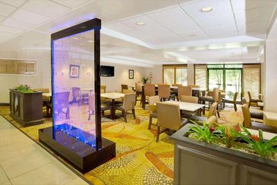 Wingate By Wyndham Raleigh Durham / Airport