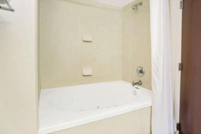 Wingate By Wyndham Raleigh Durham / Airport