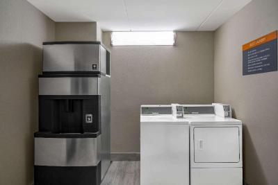 La Quinta Inn Suites Raleigh Downtown North