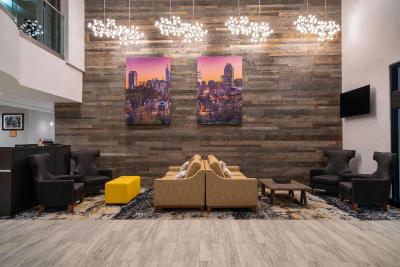 La Quinta Inn Suites Raleigh Downtown North