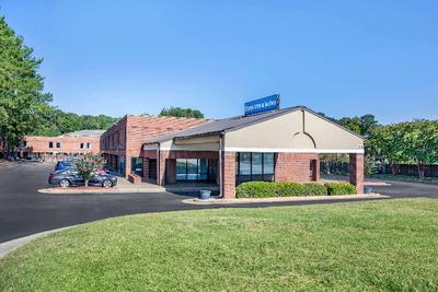 Days Inn & Suites by Wyndham Rocky Mount Golden E
