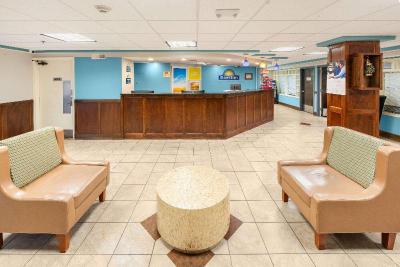 Days Inn by Wyndham Raleigh-Arpt-Rsch Tri Pk