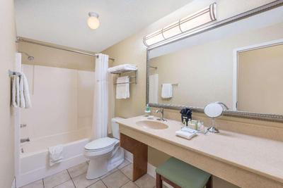 Hawthorn Suites By Wyndham Rome