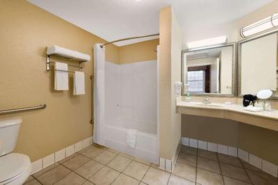 Hawthorn Suites By Wyndham Rome