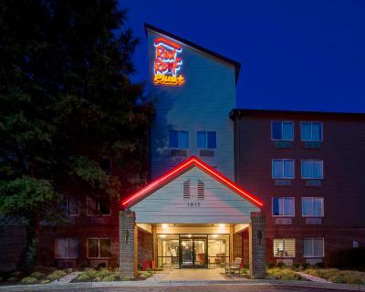 Red Roof PLUS+ Raleigh Downtown – NCSU/Conv Center