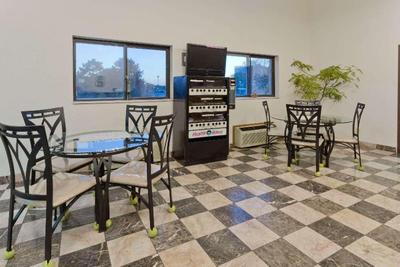 Super 8 by Wyndham Rockford