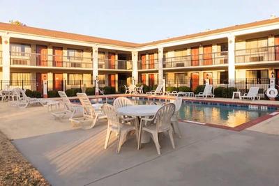 Days Inn by Wyndham Adairsville