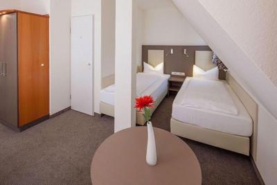 City Hotel