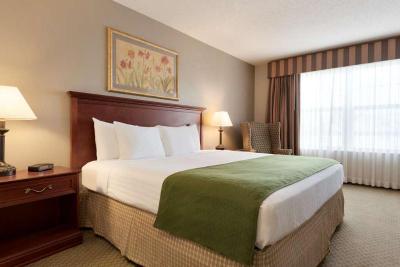 Country Inn & Suites, St. Cloud East, MN