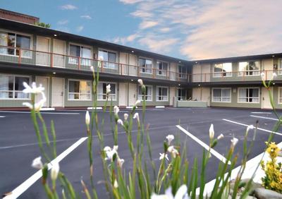 Thunderbird Lodge