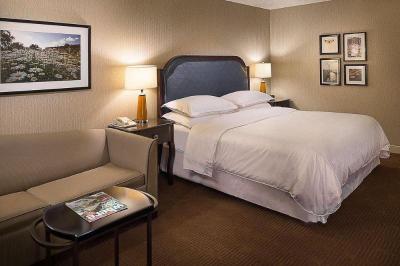 Sheraton Westport Plaza Hotel St. Louis