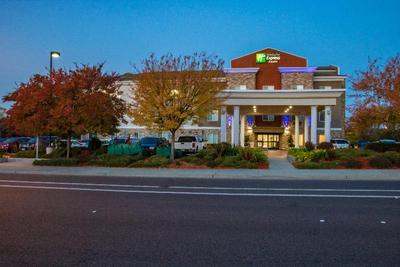 Holiday Inn Express Hotel & Suites Roseville - Gal