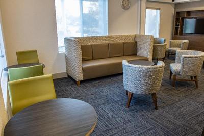 Holiday Inn Express Hotel & Suites Roseville - Gal