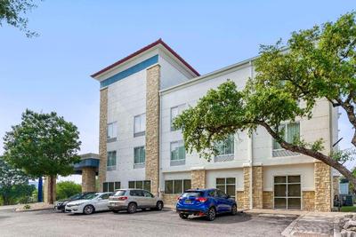 Comfort Suites Medical Center near Six Flag
