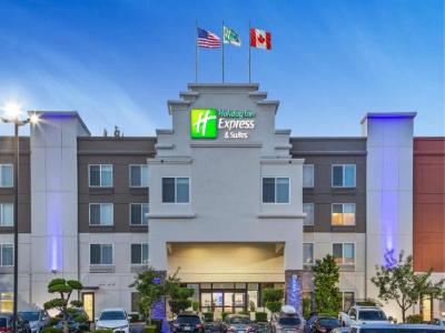 Holiday Inn Express & Suites Tacoma