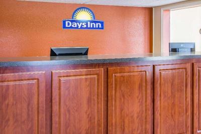 Days Inn by Wyndham Bradenton I-75